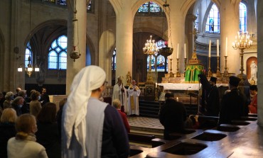 Vêpres orthodoxes à Saint-Étienne-du-Mont sur la colline  Sainte-Geneviève à Paris